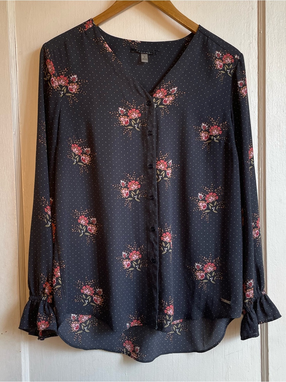 T Tahari Navy Floral Polka Dot Blouse M Ruffle Sleeve High Low Button Front